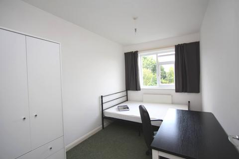 3 bedroom maisonette to rent, Gloucester Road, Kingston upon Thames KT1