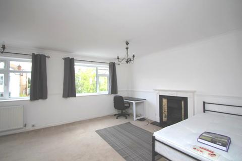 3 bedroom maisonette to rent, Gloucester Road, Kingston upon Thames KT1