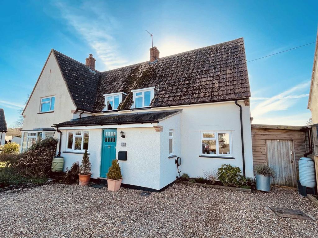 Wilding Road, Wallingford 3 bed semidetached house £450,000