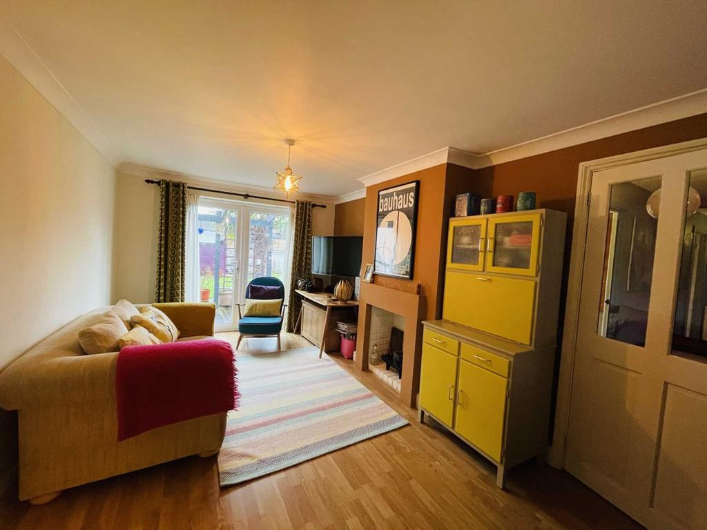 Wilding Road, Wallingford 3 bed semidetached house £450,000