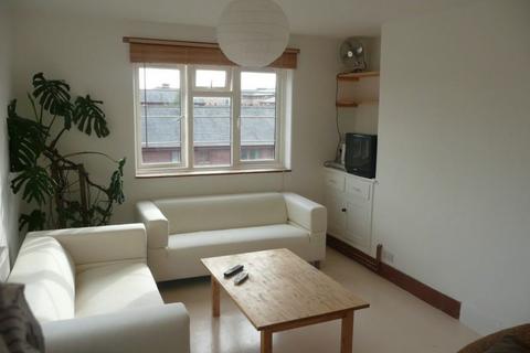 3 bedroom apartment to rent, Clarendon Street, Hulme, Manchester.  M15 5AB