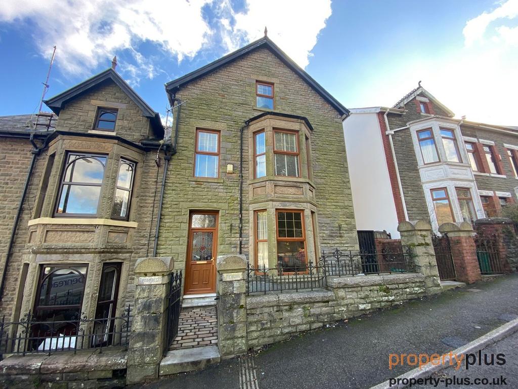 The Parade, Ton Pentre Pentre 5 bed detached house £299,995