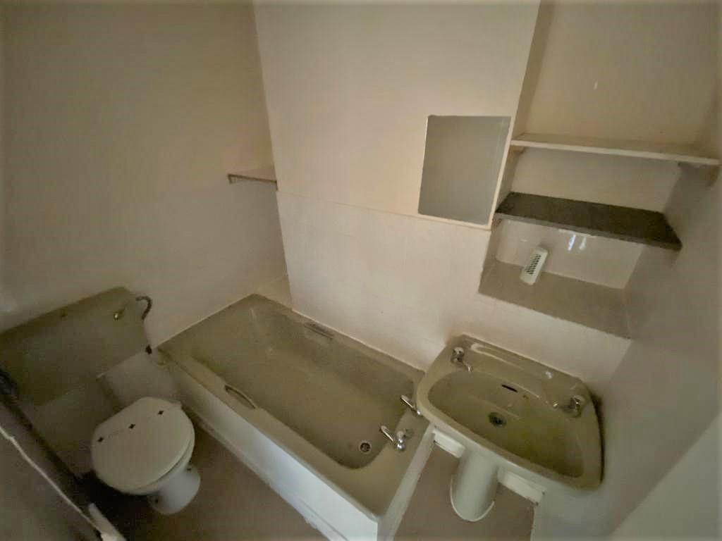 Bathroom 1 Edit T202202111038.jpg