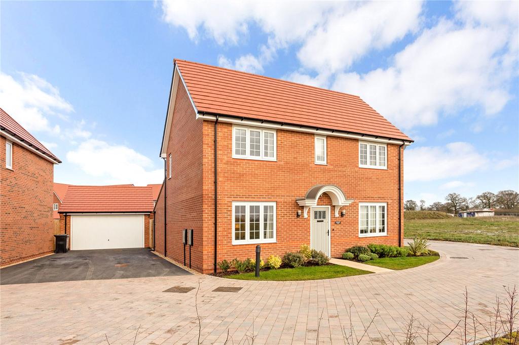 Bluebell Road, Holmes Chapel, Crewe, CW4 4 bed detached house £600,000