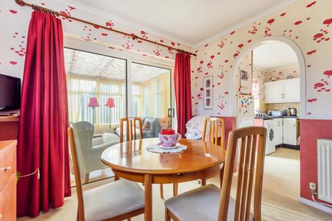 72 Ashfield Road, Carterton, OX18 3QZ