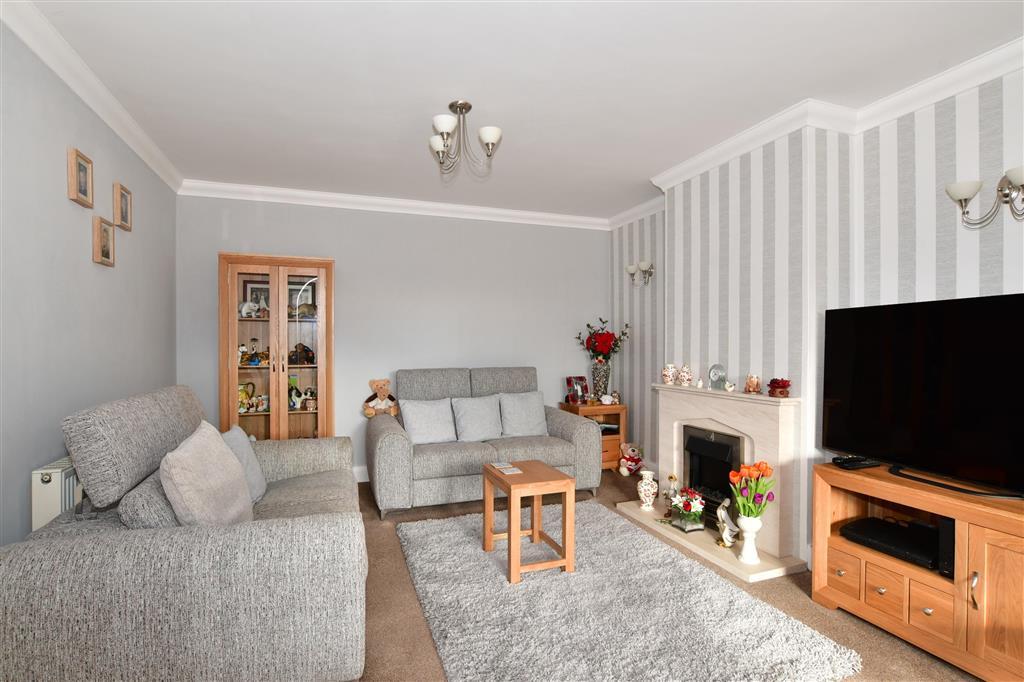 Copperhouse Road, Strood, Rochester... 2 bed semidetached bungalow £