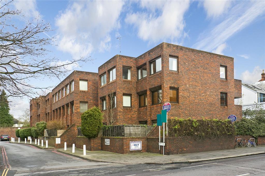 Ryde Place, Richmond Road, East Twickenham, Middx, TW1 1 bed apartment
