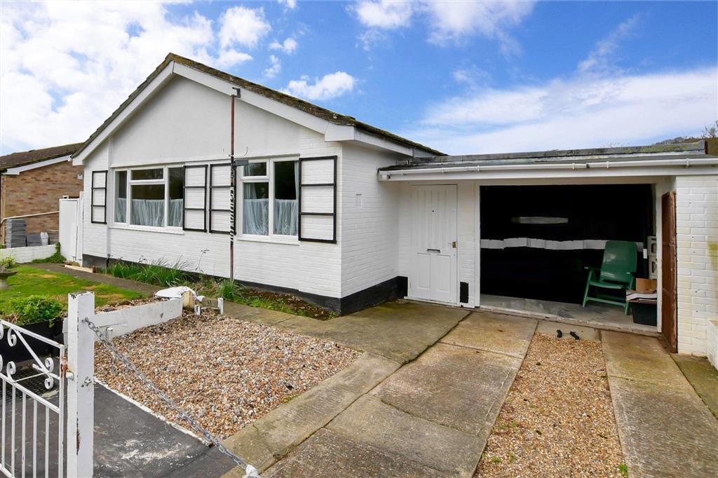 Kingfisher Avenue, Hythe, Kent 2 bed detached bungalow £300,000