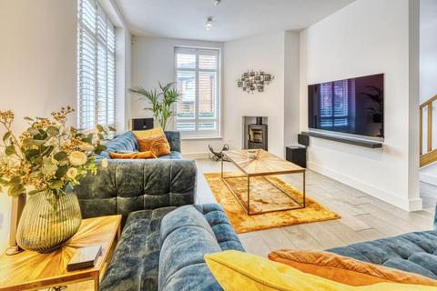 3 Chieftain Road, Longcross, Chertsey, KT16 0BG