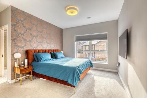 3 Chieftain Road, Longcross, Chertsey, KT16 0BG