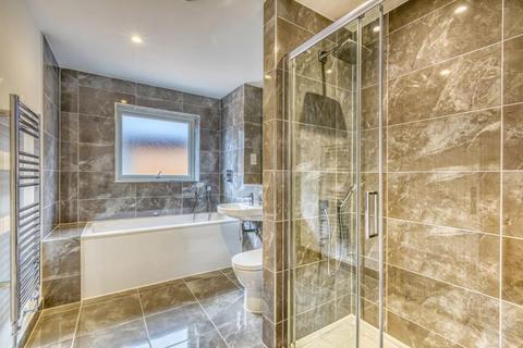 3 Chieftain Road, Longcross, Chertsey, KT16 0BG