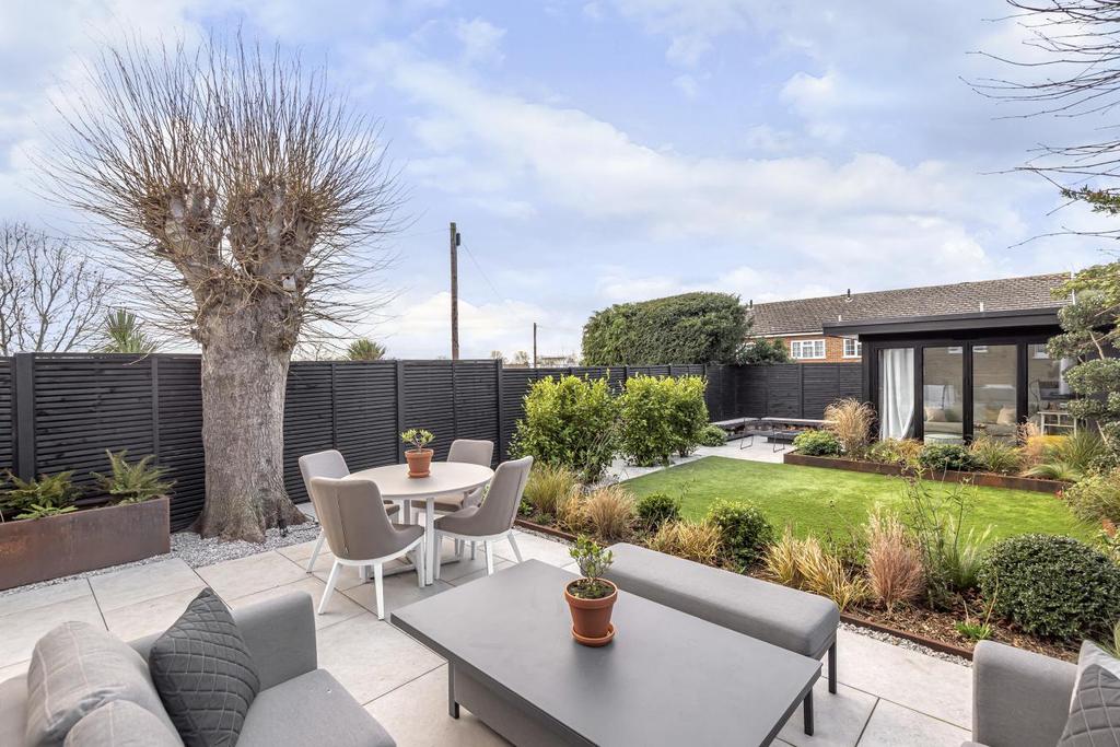 Clarence Road, Bromley 3 bed semidetached house £1,075,000