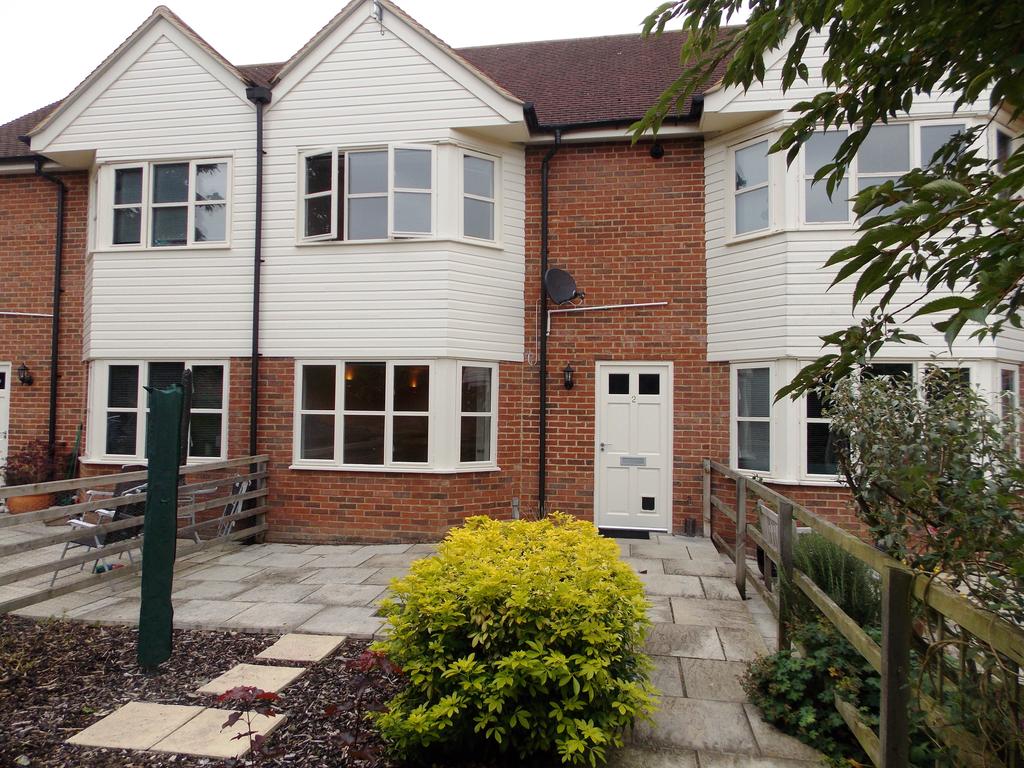 Pedlars Yard, Linton, Cambs 2 bed mews £950 pcm (£219 pw)