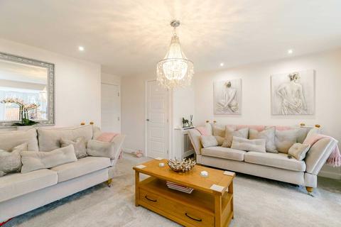 20 Mclaren Place, Morley, Leeds, LS27 0FS