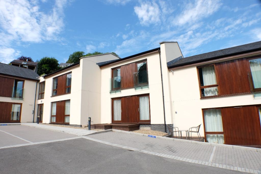 St Annes, Mumbles, Swansea, SA3 2 bed flat £295,000