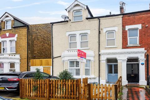 Flat C, 24 Ringstead Road, London, SE6 2BP