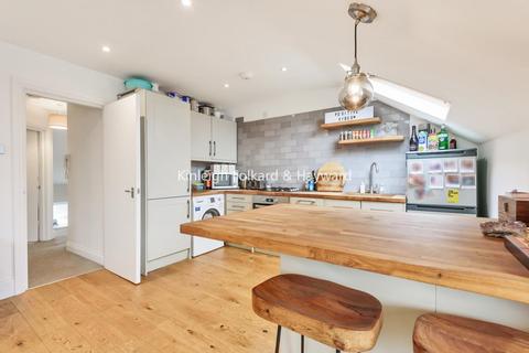 Flat C, 24 Ringstead Road, London, SE6 2BP