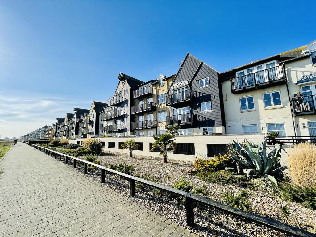 Chatham Green, Eastbourne BN23 2 bed flat £335,000