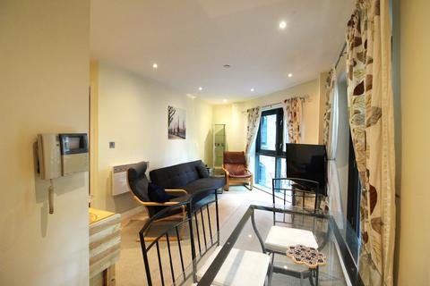 2 bedroom apartment to rent, 14 The Habitat