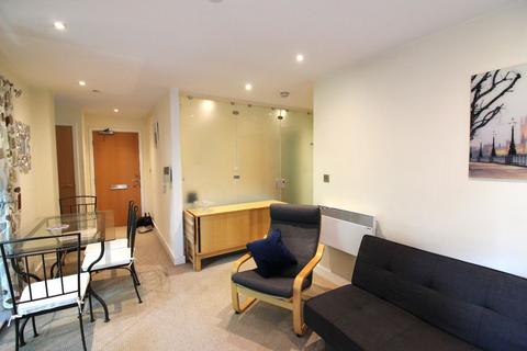 2 bedroom apartment to rent, 14 The Habitat