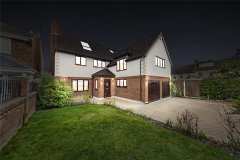 2b Grosvenor Gardens, Upminster, RM14 1DJ