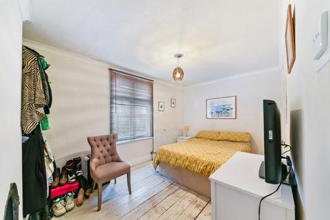 8 Red Lion Place, London, SE18 3RN