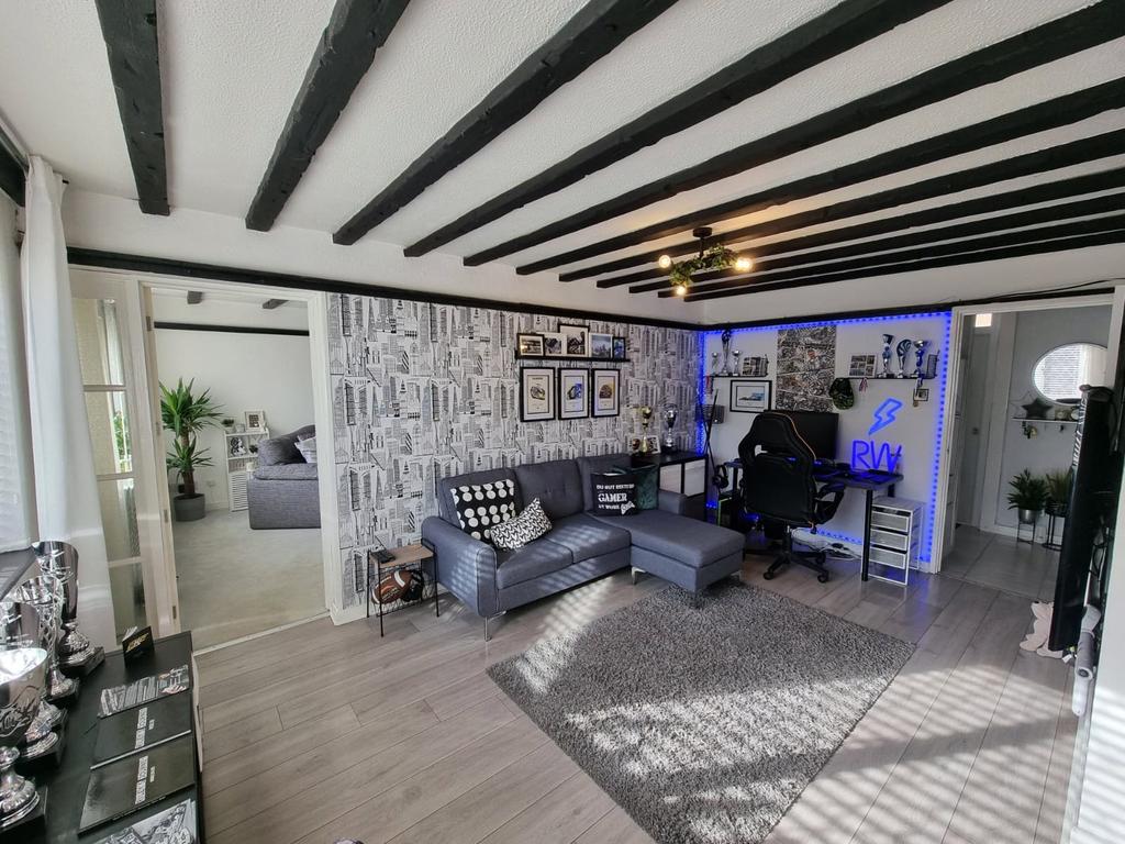 Underwood, Bracknell, Berkshire, RG12 3 bed terraced house £375,000