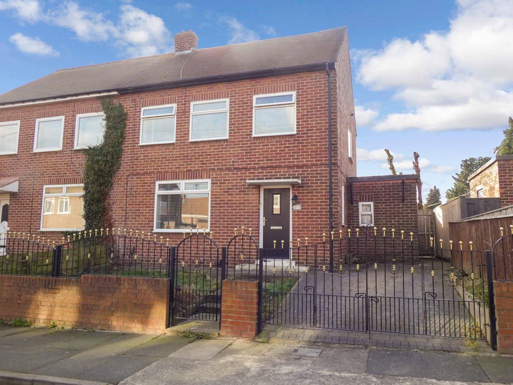 Kings Avenue, Hebburn, Tyne and Wear... 3 bed semidetached house £