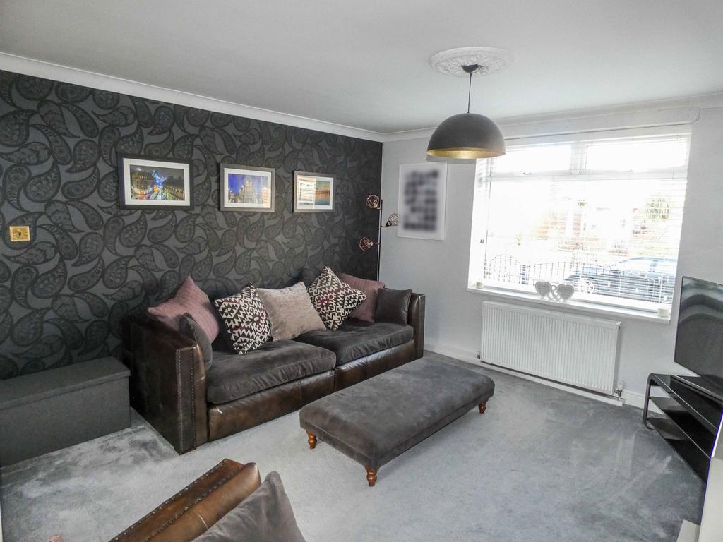 Kings Avenue, Hebburn, Tyne and Wear... 3 bed semidetached house £