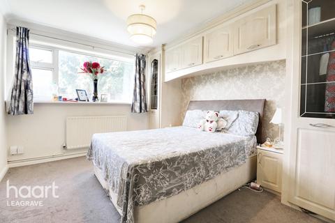 3 bedroom detached bungalow for sale - Imberfield, Luton