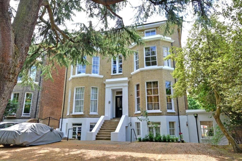 St Johns Park, Blackheath, London, SE3 2 bed apartment £650,000
