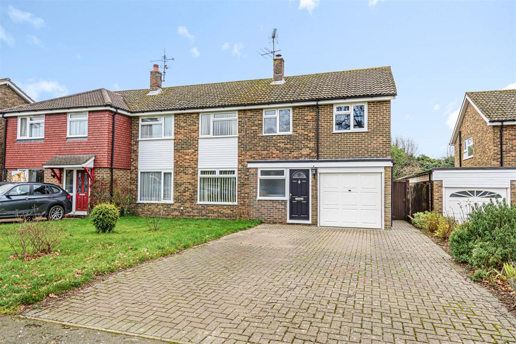210 St. Leonards Road, Horsham... 4 bed semidetached house £525,000