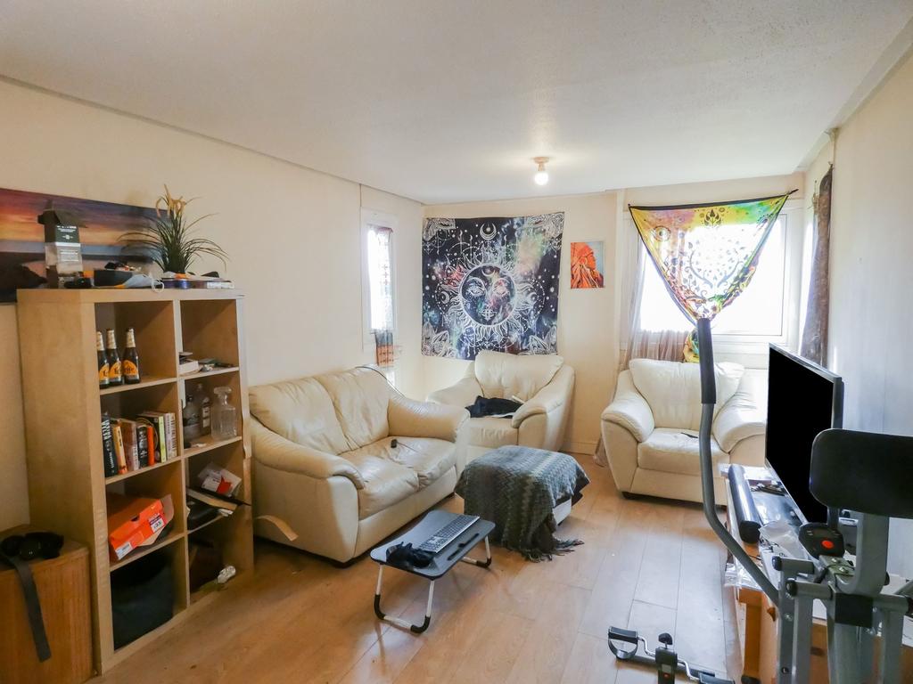 Ripley Court, Harlow Green... 2 bed flat £25,000