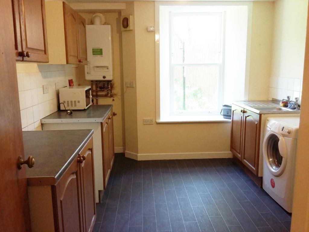 West End Park Street, Woodlands, Glasgow, G3 2 bed flat £1,200 pcm (£