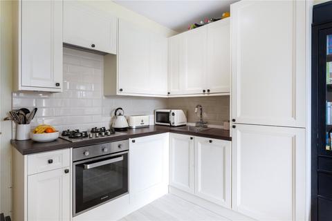 137 Papworth Gardens, London, N7 8QP