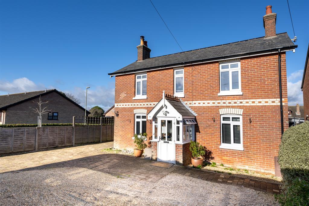 Willow Cottage, Ashley Lane, Hordle... 3 bed detached house £750,000