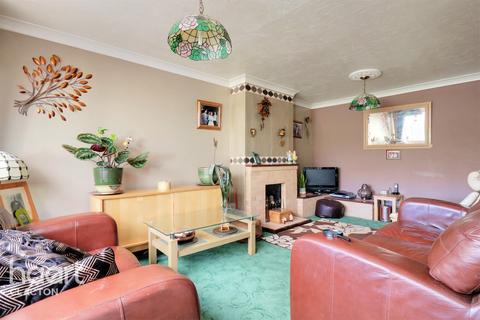 2 bedroom semi-detached bungalow for sale - Keith Close, Clacton-On-Sea