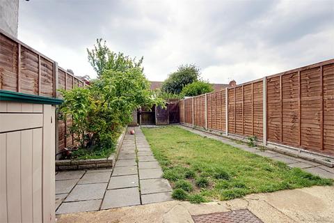 3 bedroom terraced house to rent, Elmcroft Avenue, London, N9