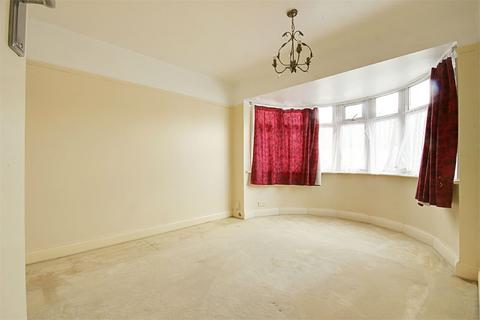 3 bedroom terraced house to rent, Elmcroft Avenue, London, N9