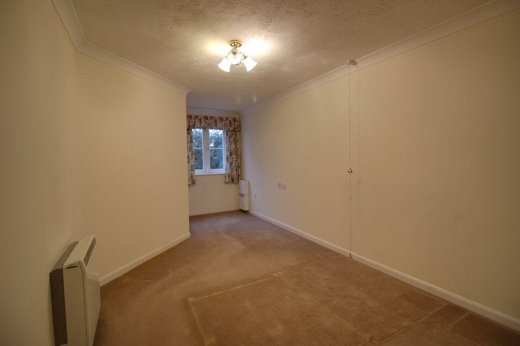 Bedroom 1 (Double)