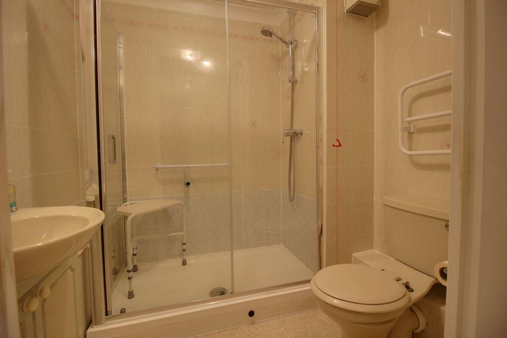 Bathroom (Shower Room)