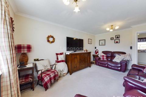 9 Oulton Close, Swaffham, PE37 7SG
