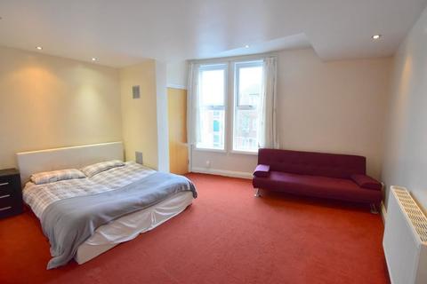 2 bedroom flat for sale - 96 Kingston Road, ., Portsmouth, Hampshire, PO2 7DR