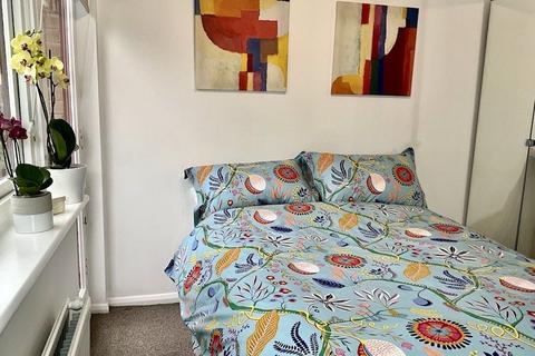 1 bedroom parking to rent - 27 Bywater Place, London, SE16
