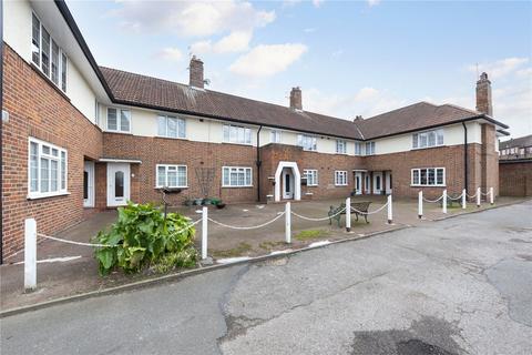 2 bedroom maisonette for sale, Greenview Court, Ashford, Surrey, TW15