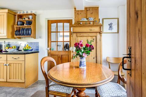 7 Hillside, Southleigh, Colyton, EX24 6RZ