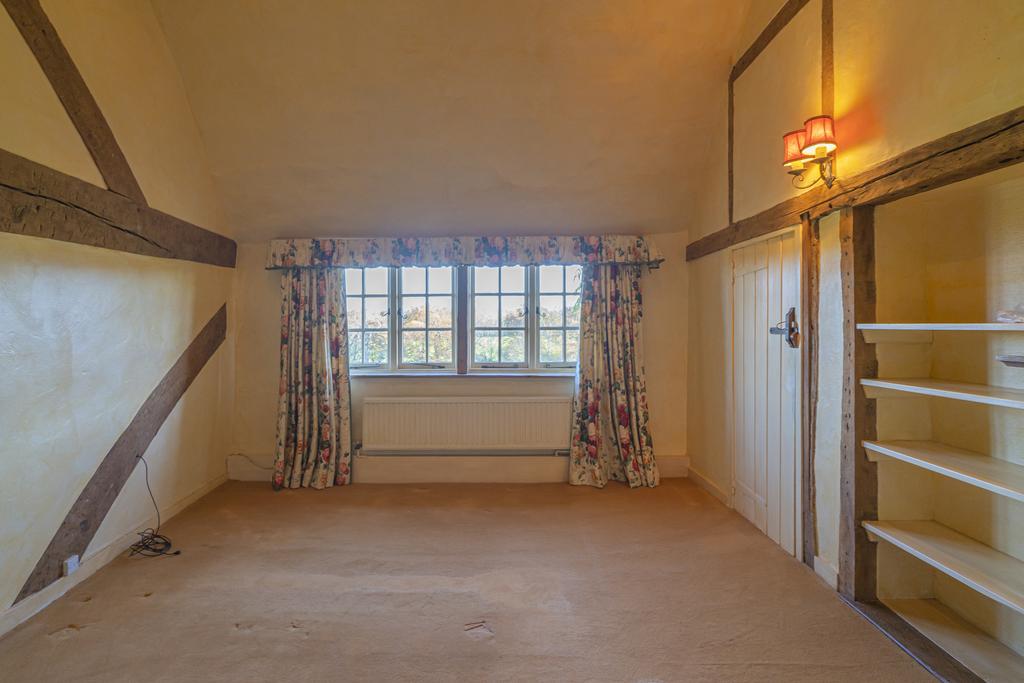 Master with Vaulted Ceiling