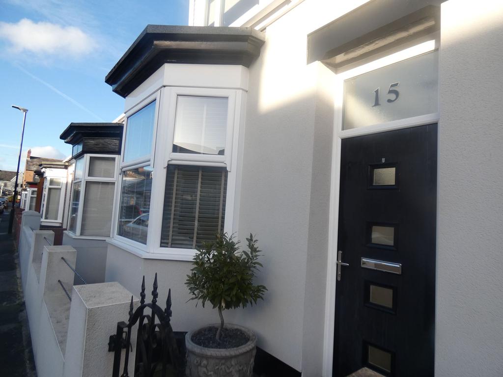 Burnaby Street, Barnes, Sunderland, Tyne and Wear, SR4 7HT 2 bed