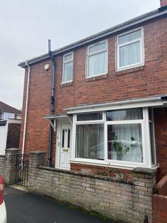 4 bedroom end of terrace house to rent, Lamel Street, York, YO10