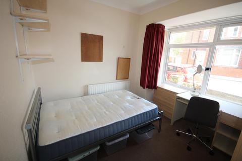 4 bedroom end of terrace house to rent, Lamel Street, York, YO10